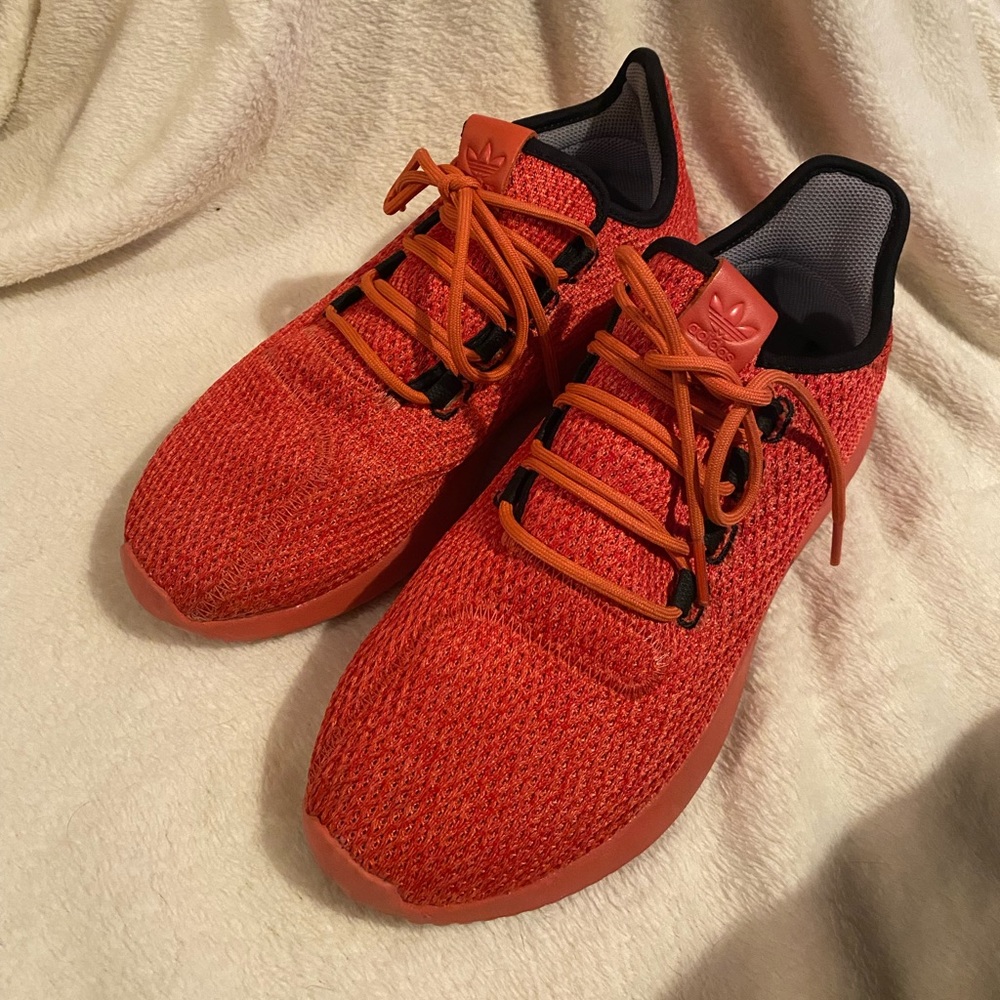 Adidas Tubular monochrome red